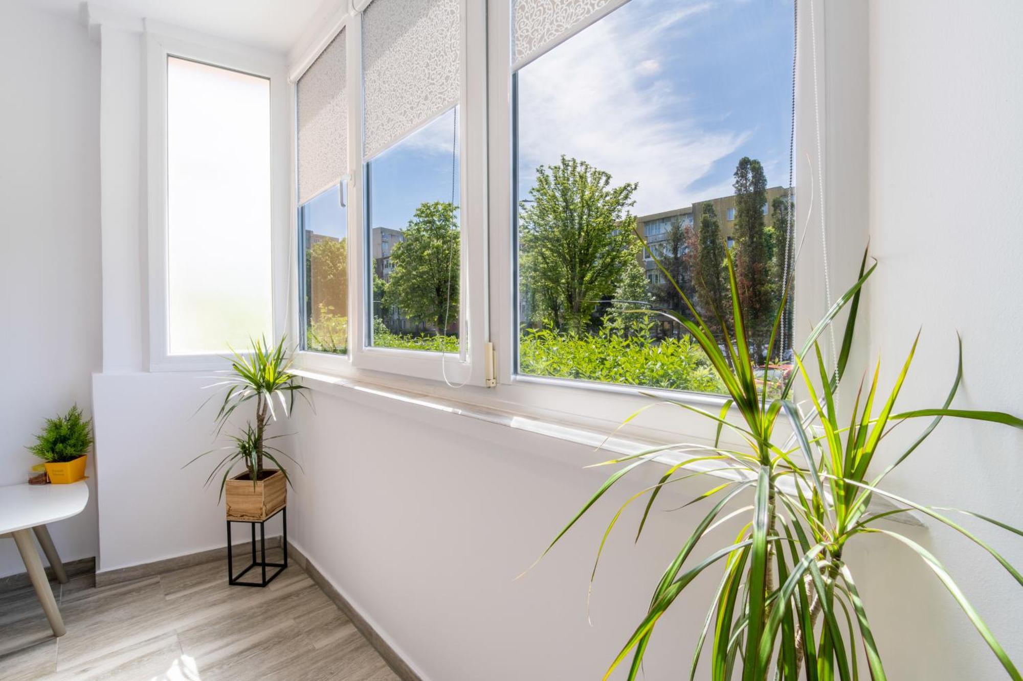 Springhome - Cozy Apartment With Balcony & Parking Braşov Buitenkant foto