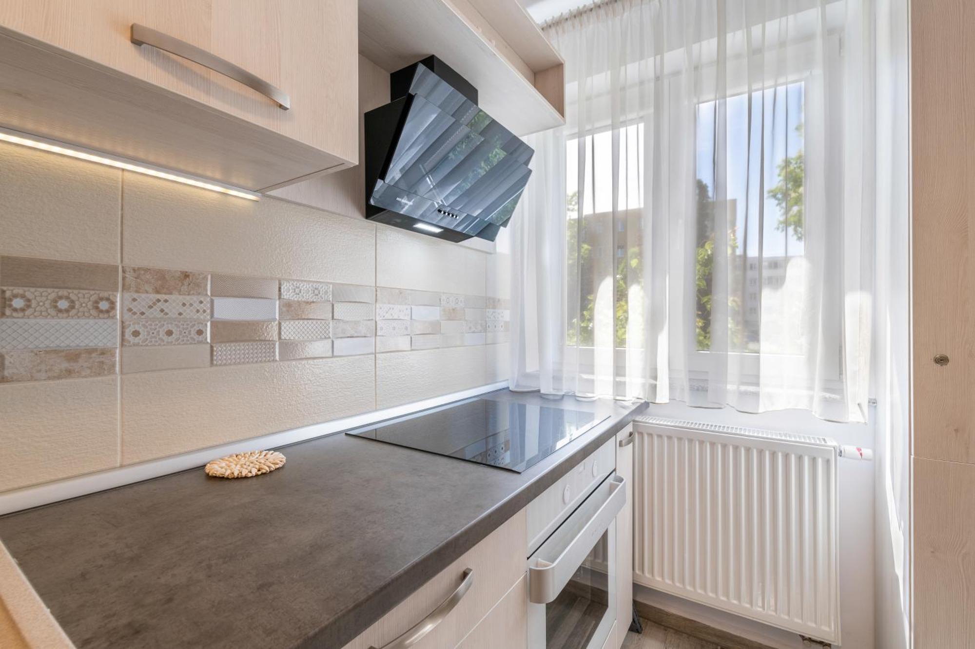 Springhome - Cozy Apartment With Balcony & Parking Braşov Buitenkant foto