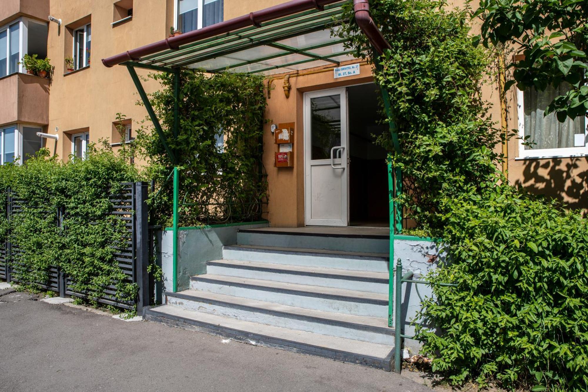 Springhome - Cozy Apartment With Balcony & Parking Braşov Buitenkant foto
